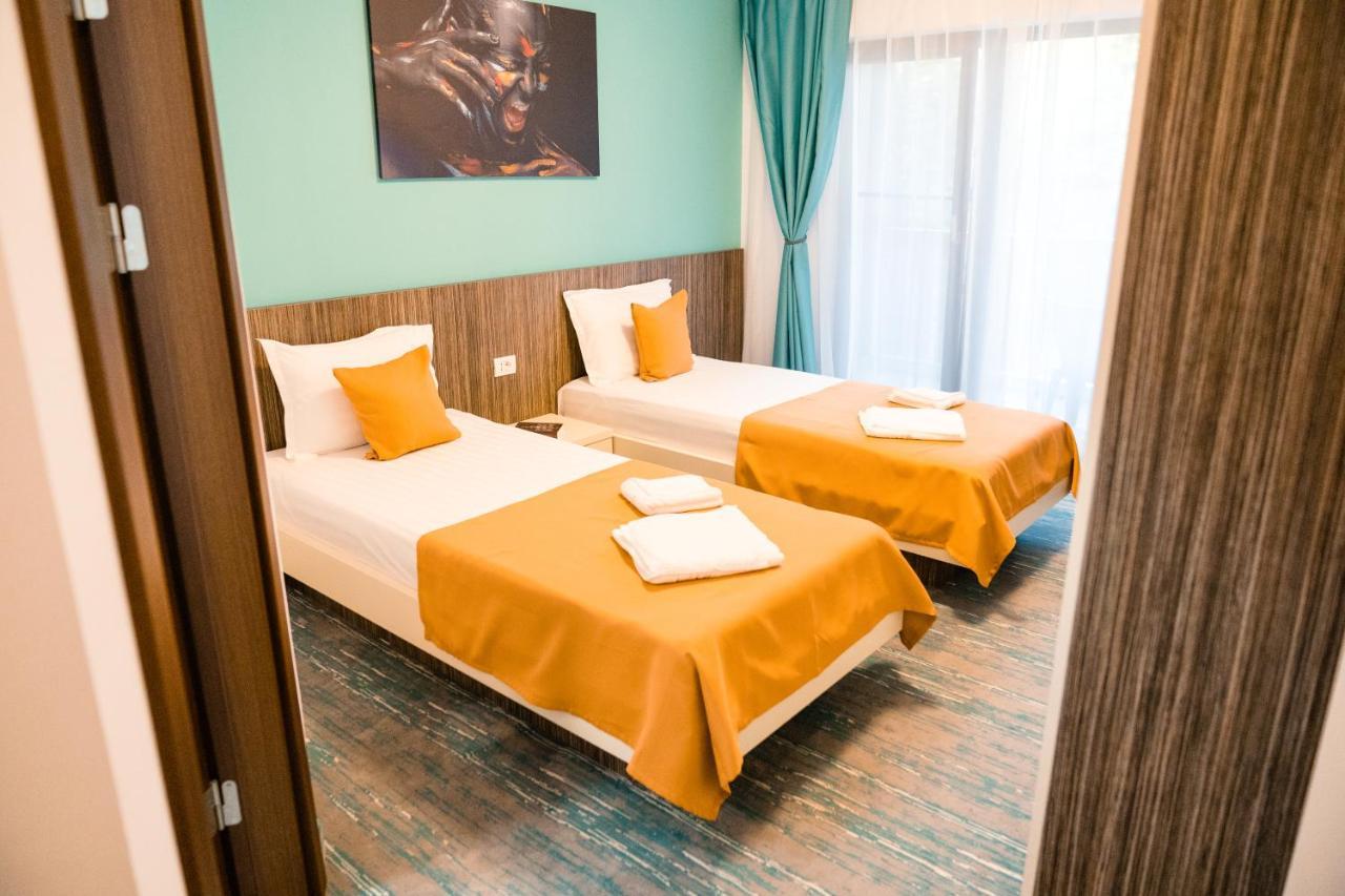 Vila Grande Mamaia Nord นาโวดาริ ภายนอก รูปภาพ
